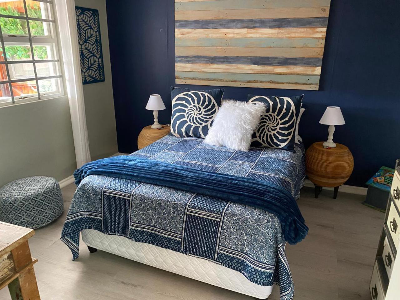 Whispering Waves Holiday home